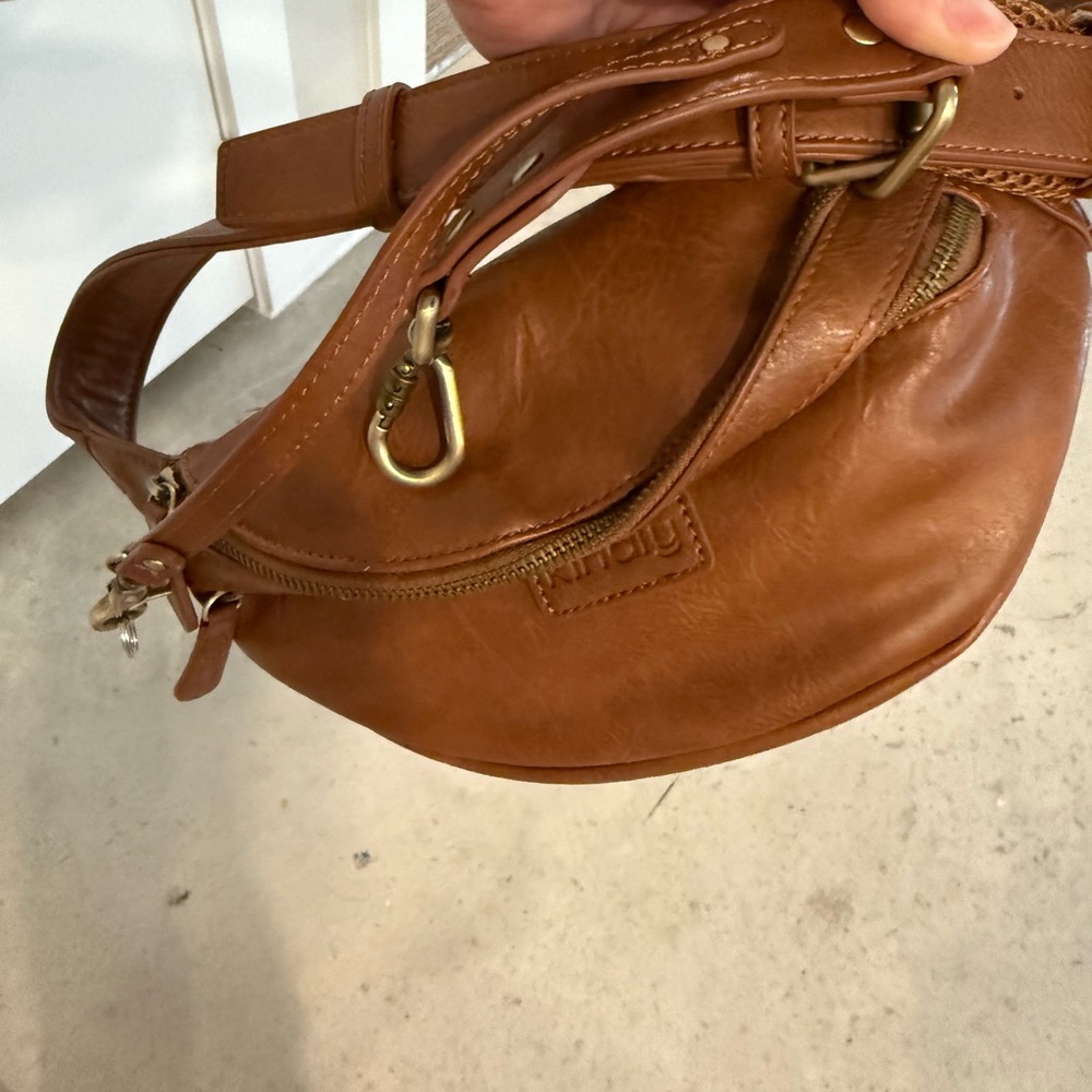 Kindly brown leather photographers fanny pack